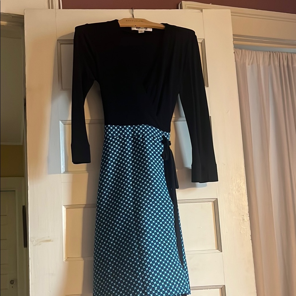 DVF-  Black and Blue Wrap Dress Size 6 - wore less than 5 times